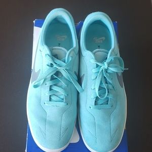 Used Nike SB Eric Koston Aqua size 11